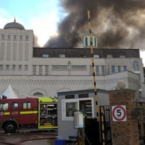 Загорелась крупнейшая мечеть в Западной Европе