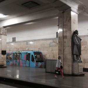 Женщина погибла под колесами поезда на станции метро «Новогиреево»