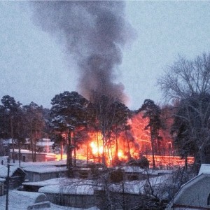 В Пермском крае 8 человек погибло во время пожара частного дома