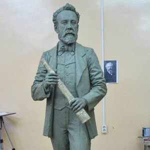 Первый в России памятник Жюль Верну открыт в Нижнем Новгороде