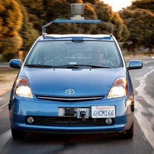 В 2016 году по дорогам Японии начнут передвигаться беспилотные автомобили