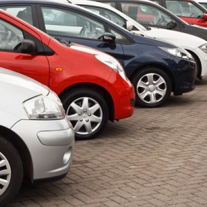 Более чем на треть сократилась продажа автомобилей в сентябре