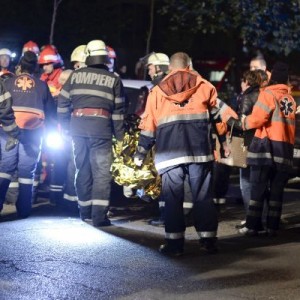 В ночном клубе Бухареста из-за давки погибло более 25 человек