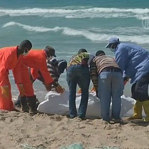 На ливийских пляжах обнаружены тела 40 беженцев из Африки