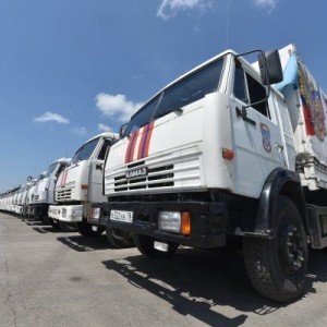 Автомобильная колонна с гуманитарным грузом из России добралась до Донбасса