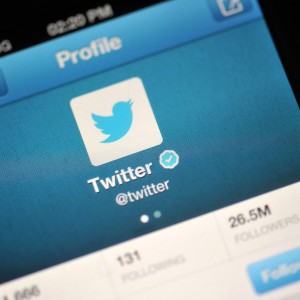 Генеральный директор Twitter раздает сотрудникам свои акции