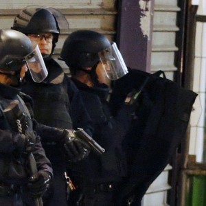 Смертница подорвалась во Франции в ходе спецоперации полиции