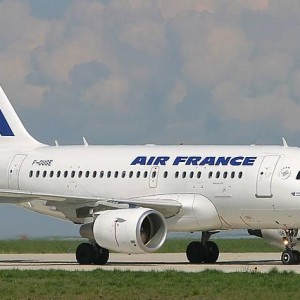 Из-за угрозы взрыва экстренную посадку выполнил самолет компании Air France