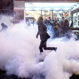 В Стамбуле полиция разогнала митинг слезоточивым газом и водометами