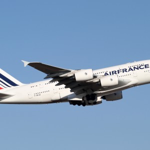 Два самолета компании Air France экстренно приземлились из-за угрозы теракта