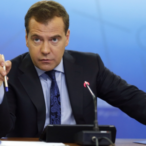 Медведев заявил, что полеты в Египет возобновятся не скоро