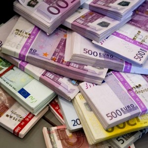 Стоимость евро преодолела отметку в 80 рублей